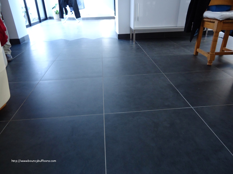Carrelage gris anthracite ou noir
