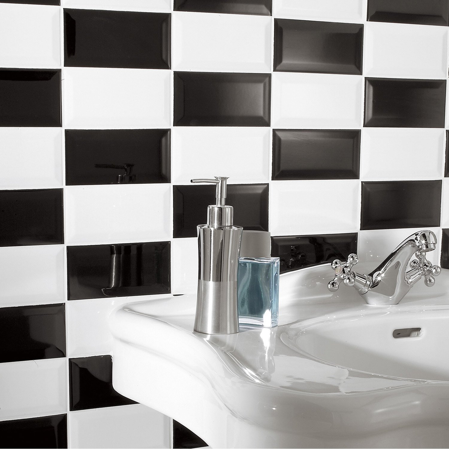 Carrelage metro noir adhesif