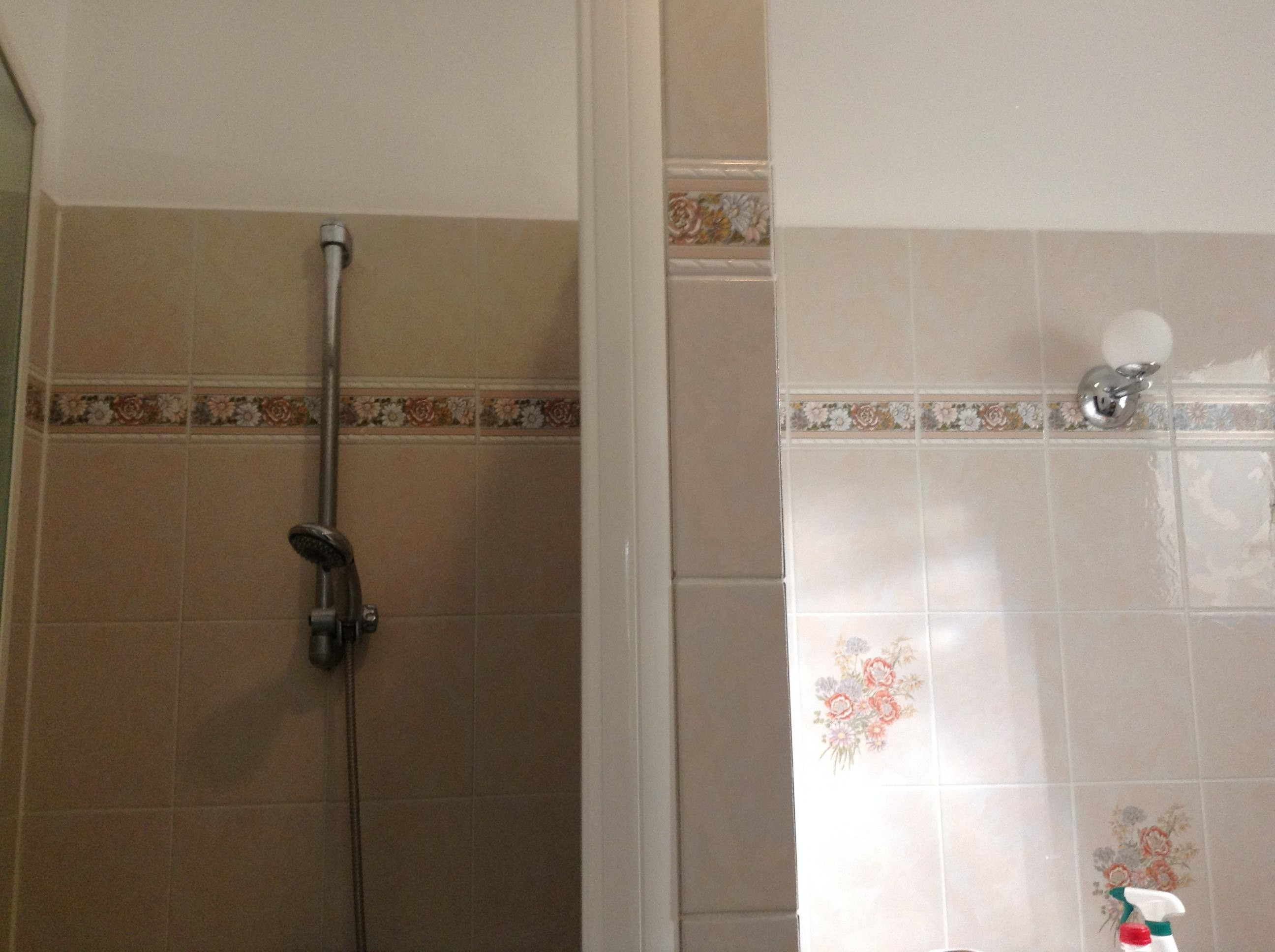 Adhesif pour recouvrir carrelage salle de bain
