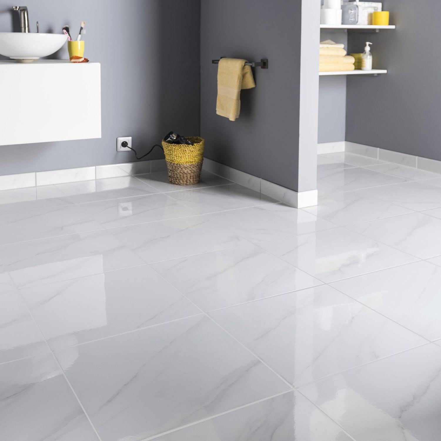 Carrelage blanc brillant effet miroir