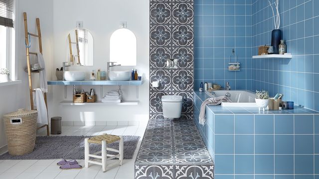Carrelage bleu et noir