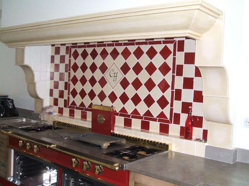 Carrelage mural cuisine bordeaux