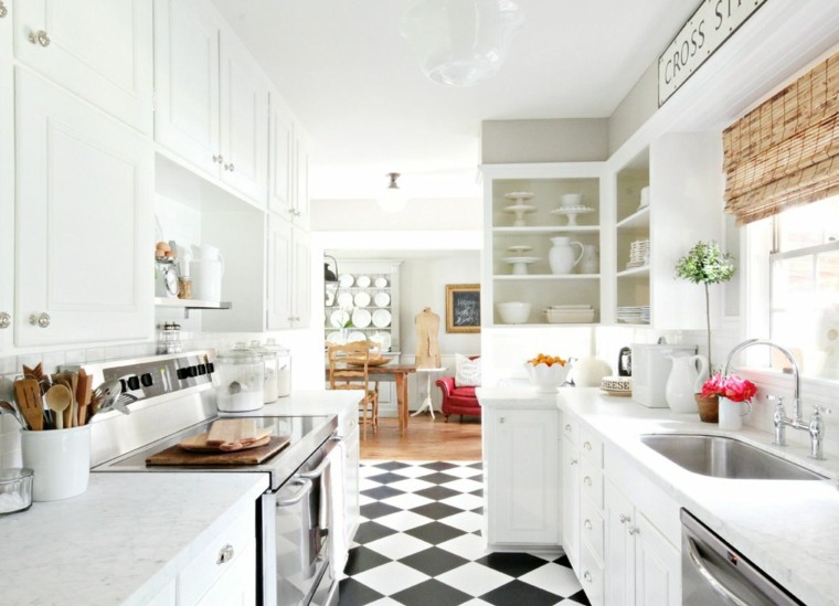 Carrelage cuisine damier noir et blanc