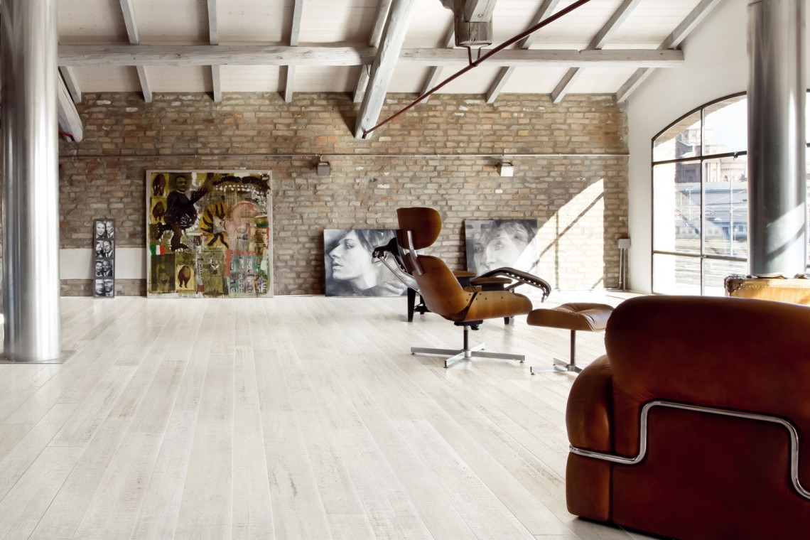 Carrelage blanc effet bois