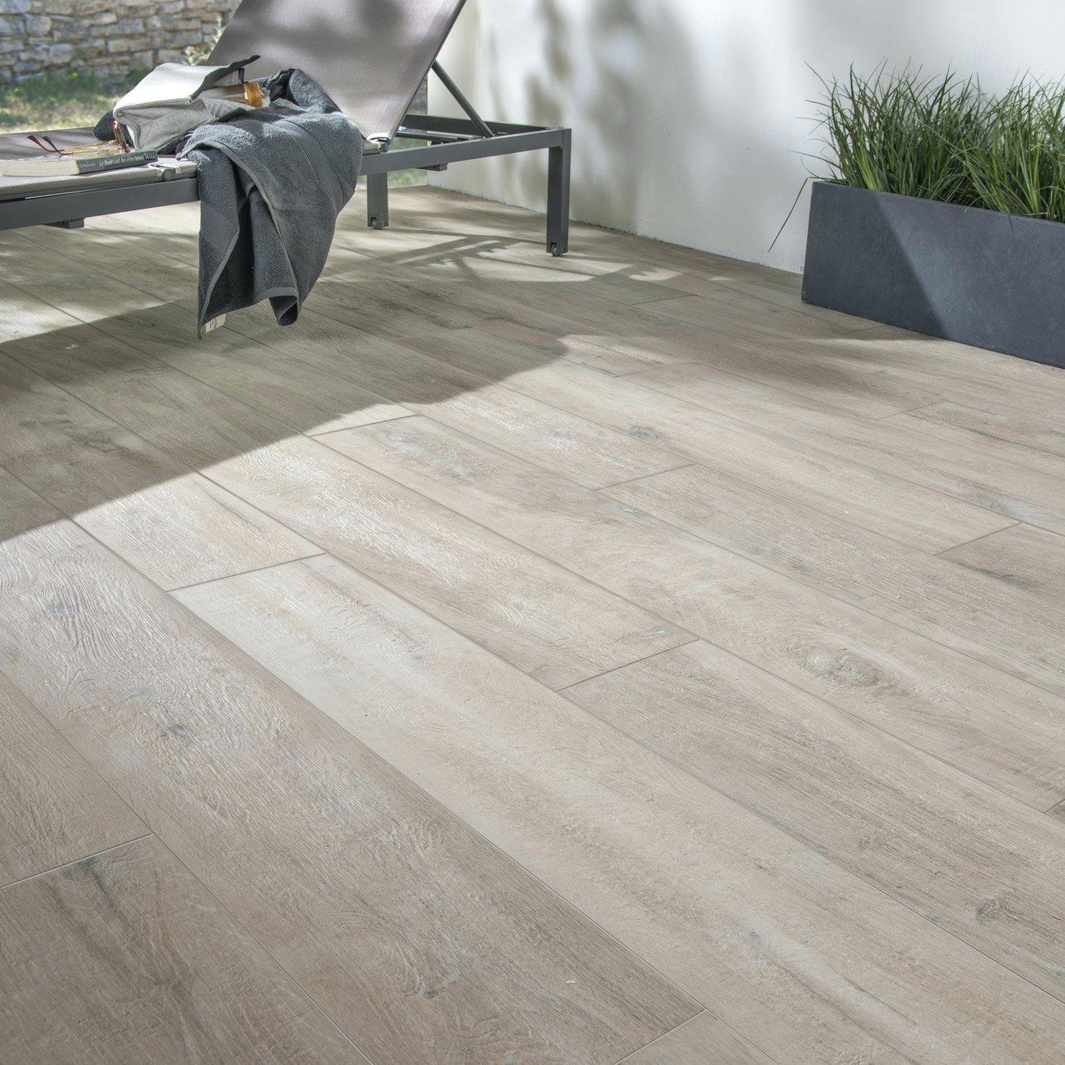 Carrelage exterieur imitation lame de bois