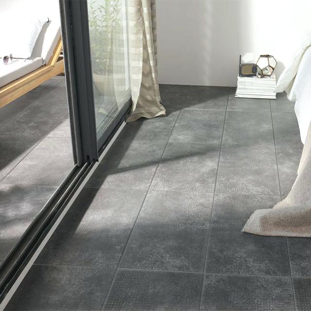 Carrelage gris anthracite salissant