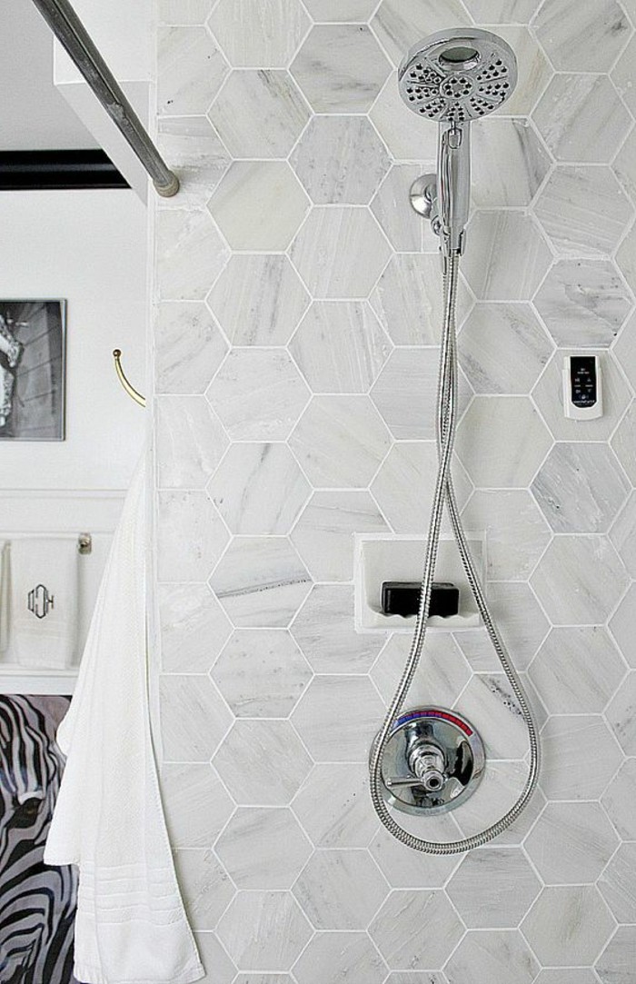 Carrelage hexagonal gris salle de bain