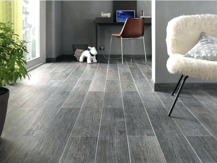 Carrelage gris et parquet