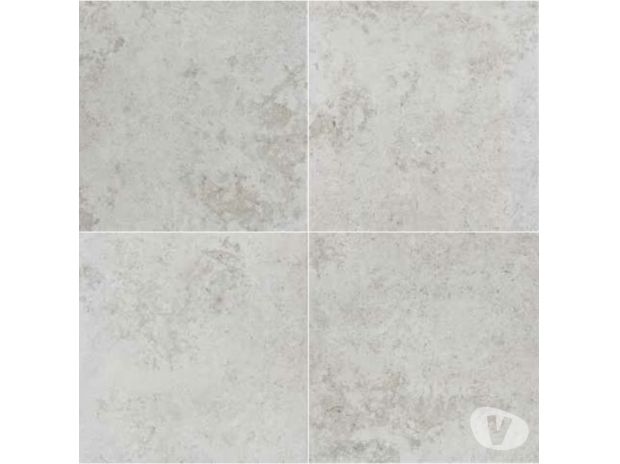 Carrelage blanc et gris