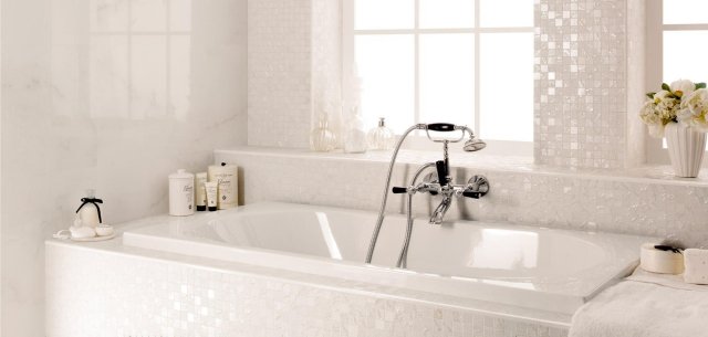 Carrelage salle de bain blanc brillant
