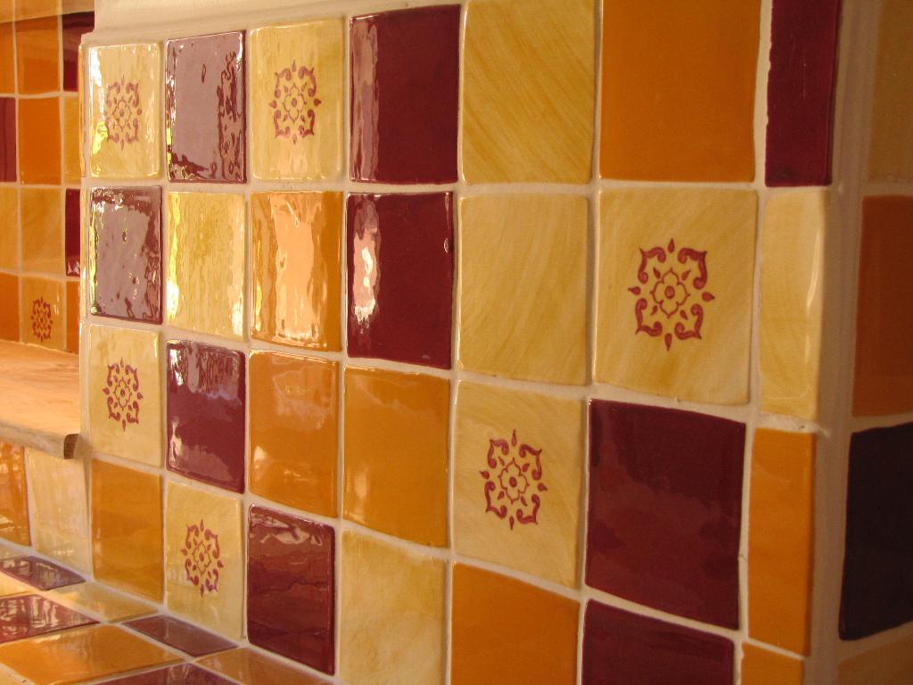 Carrelage cuisine mur orange