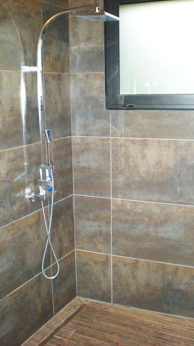 Carrelage noir brillant douche