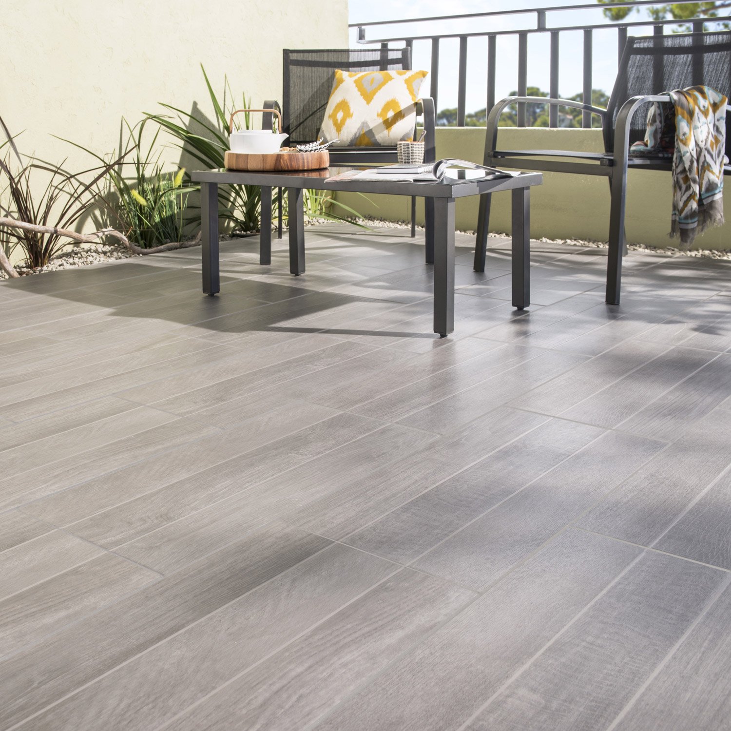 Carrelage anthracite terrasse