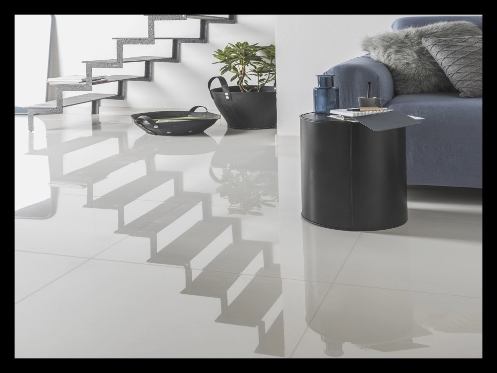 Carrelage blanc brillant grand format