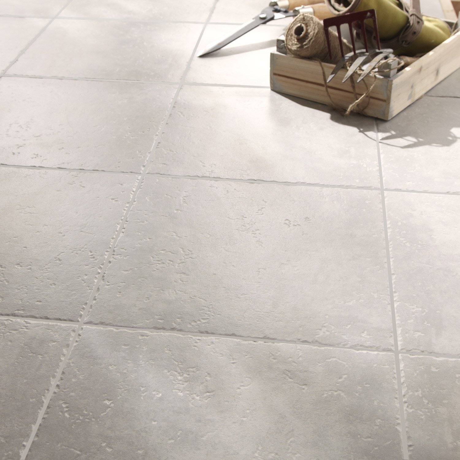 Carrelage gris terne