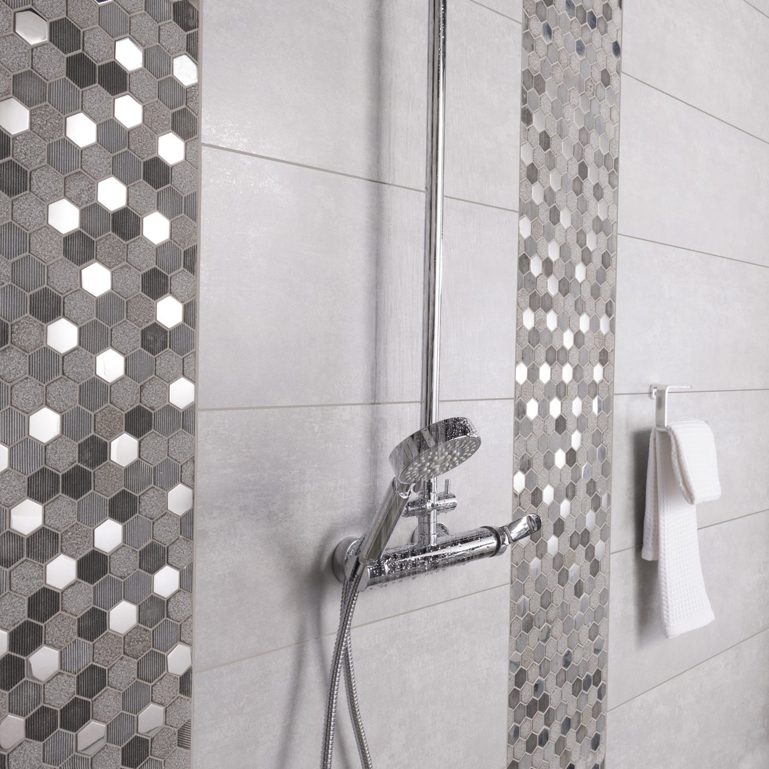 Carrelage mosaique gris brillant