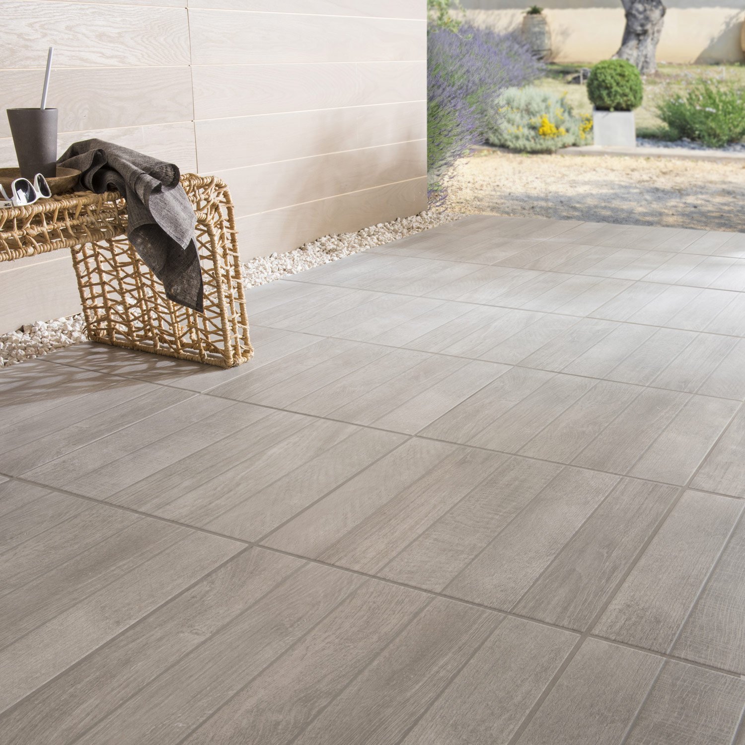 Carrelage gris anthracite joint noir