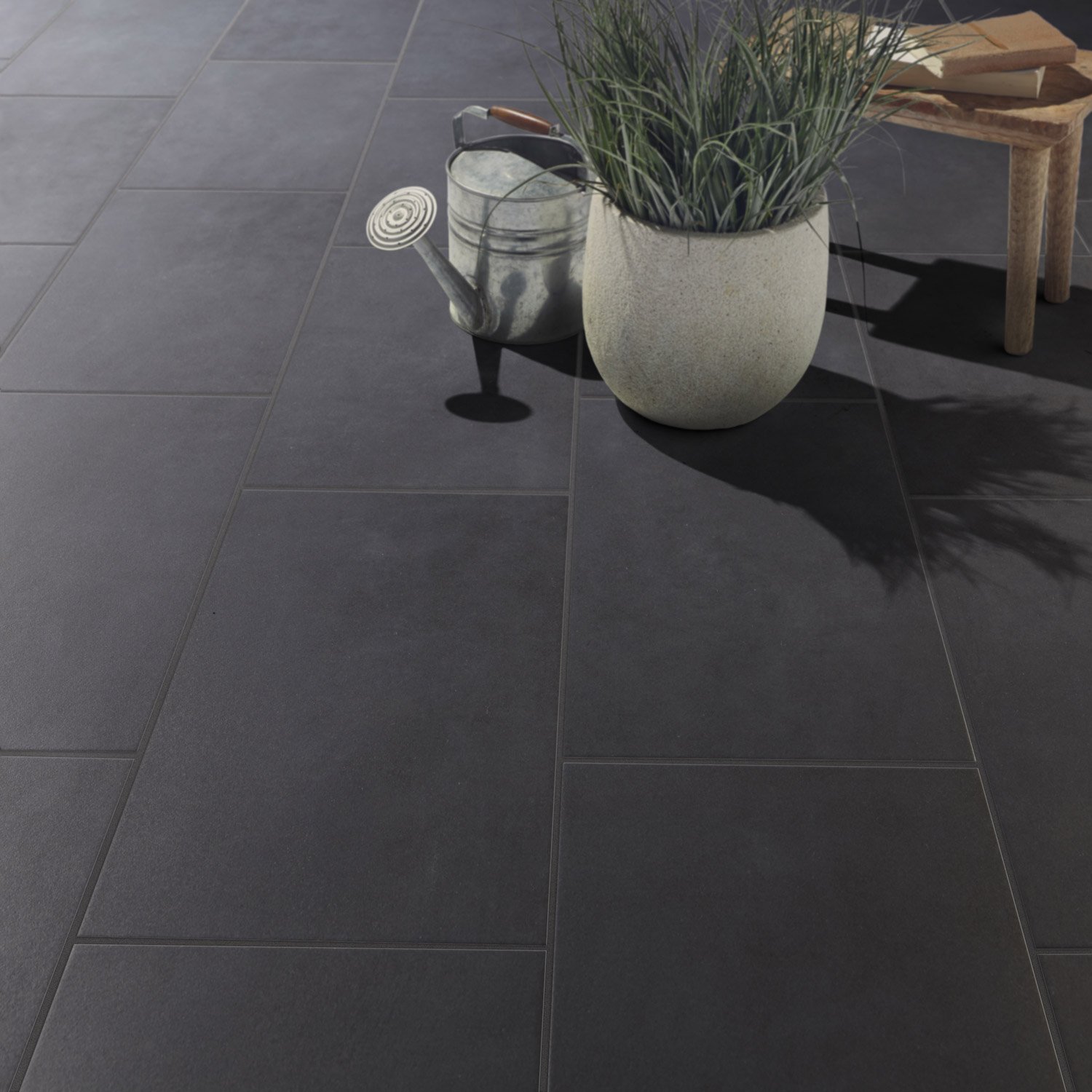 Carrelage gris zingué