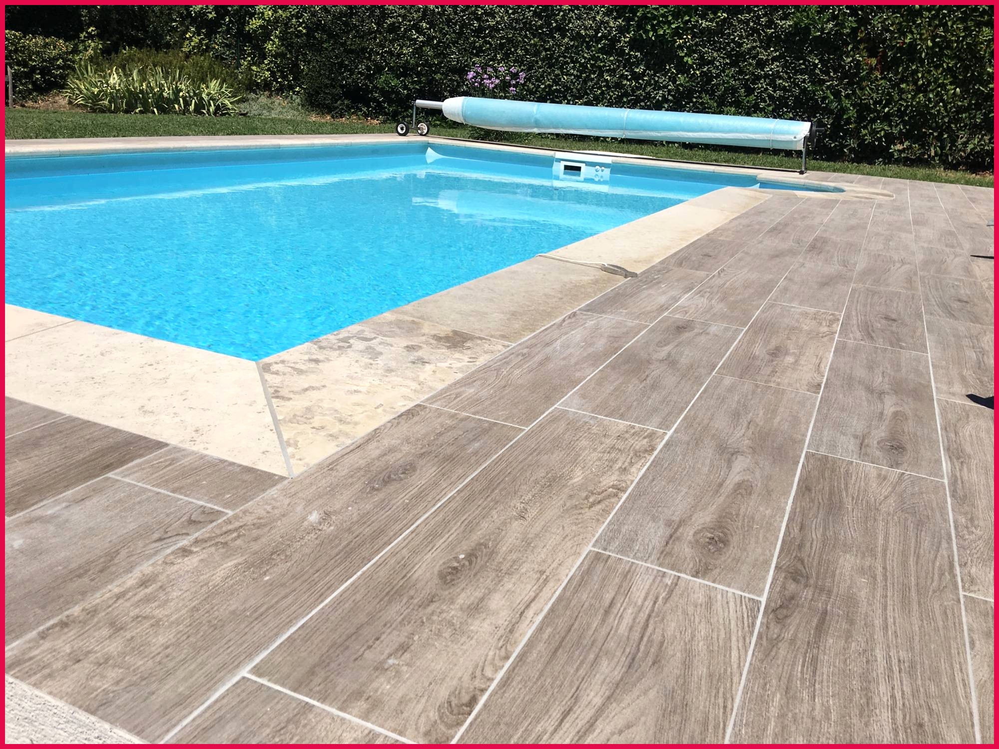 Carrelage imitation bois terrasse piscine