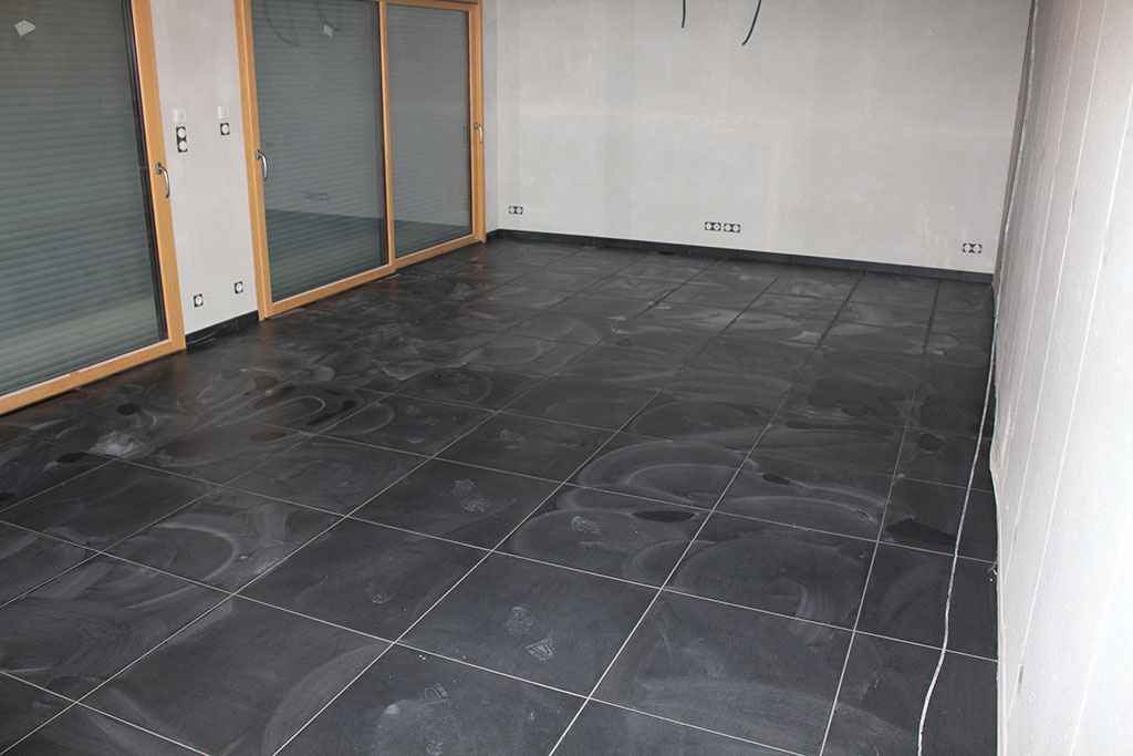 Carrelage gris ou noir