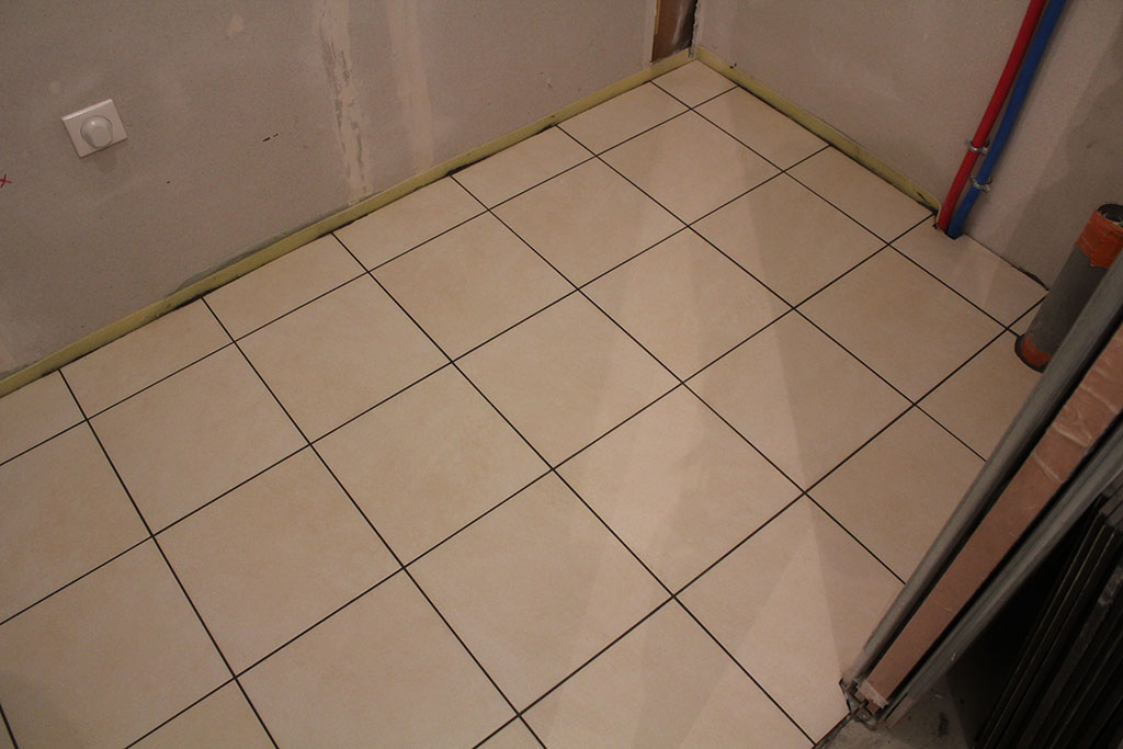 Carrelage blanc tres salissant