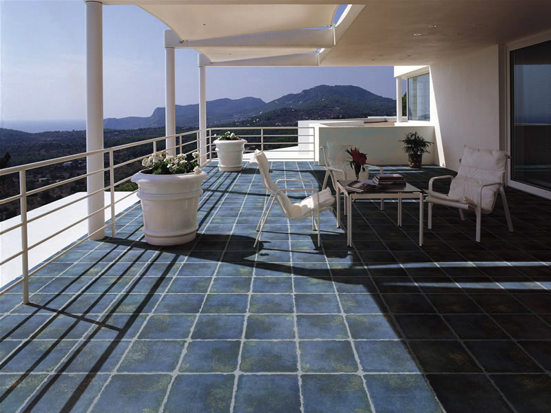 Carrelage terrasse bleu