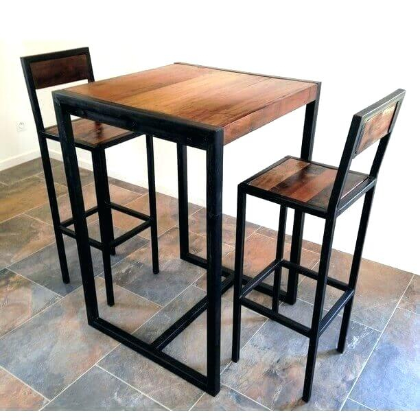 Table haute cuisine et tabourets