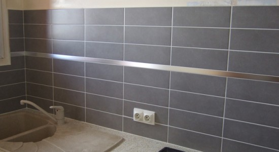 Carrelage mural cuisine gris clair