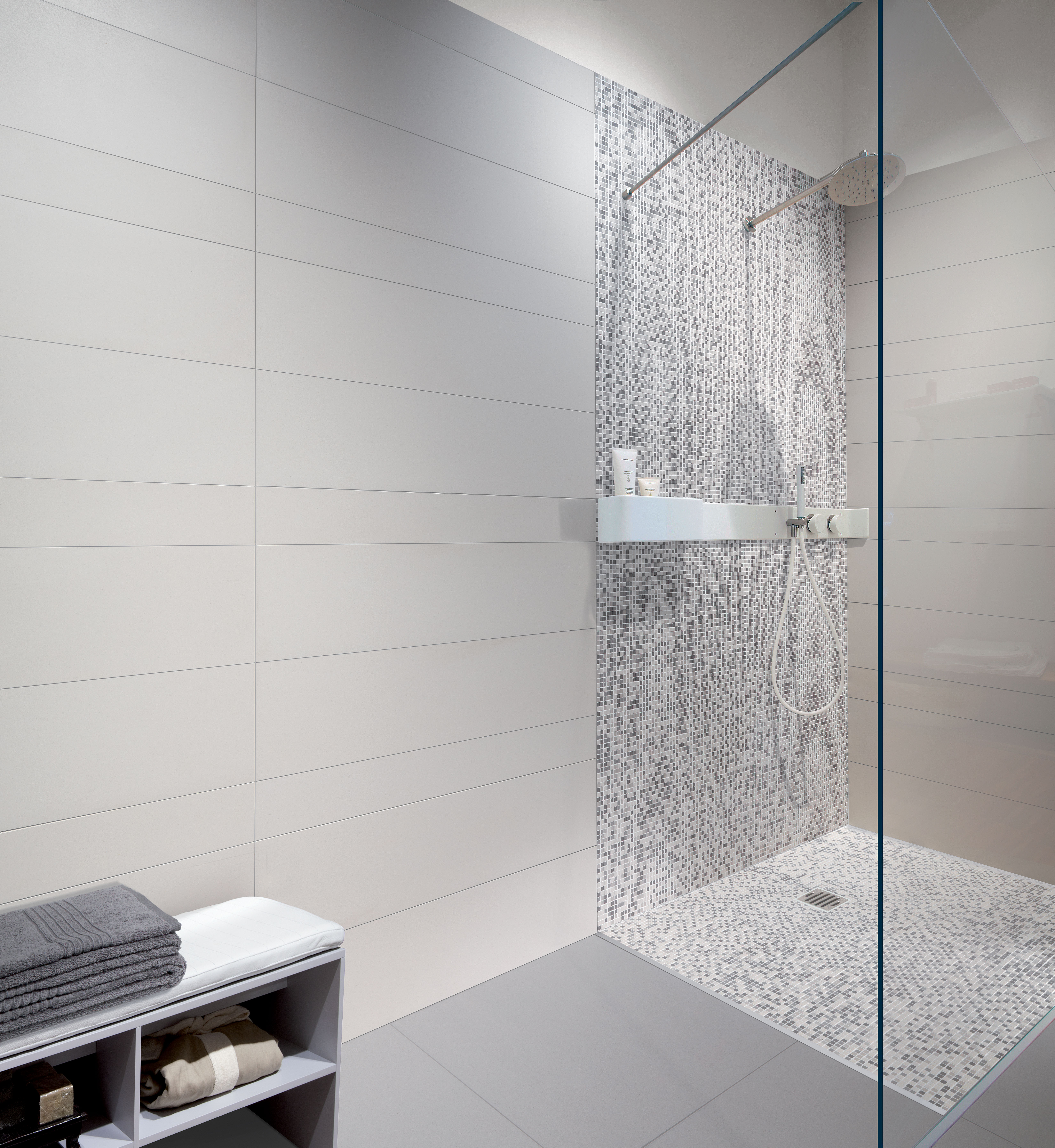 Carrelage blanc douche italienne