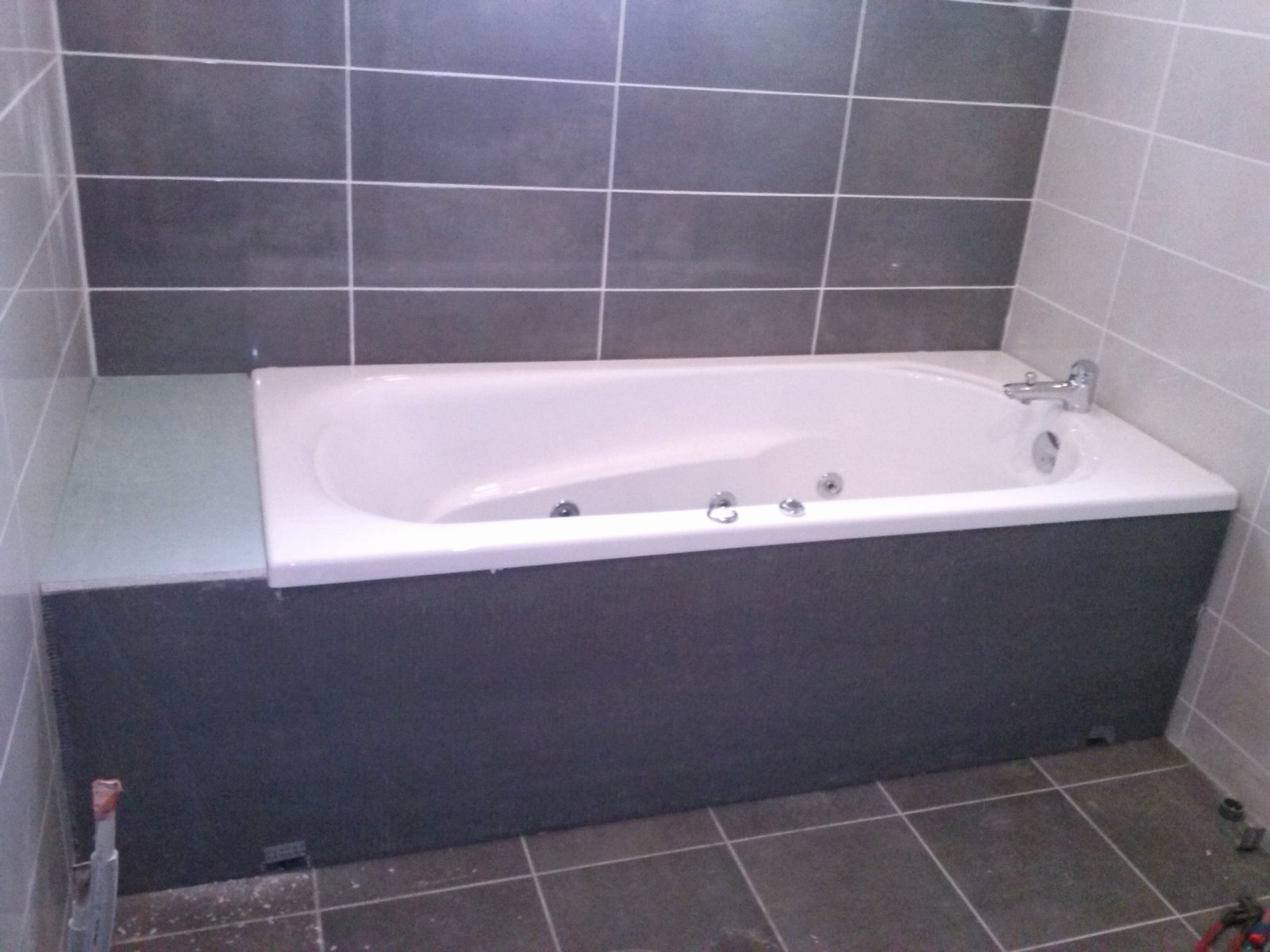 Carreler coffrage baignoire