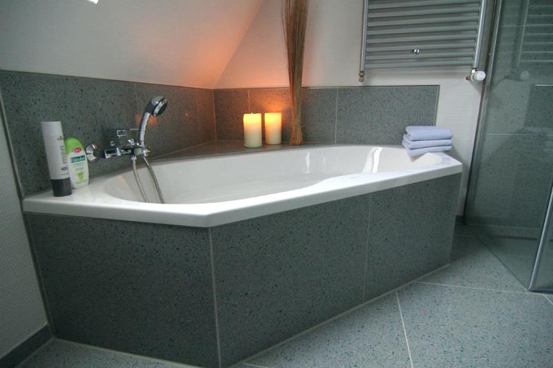 Carrelage baignoire habillage
