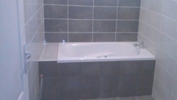 Hauteur carrelage sur baignoire
