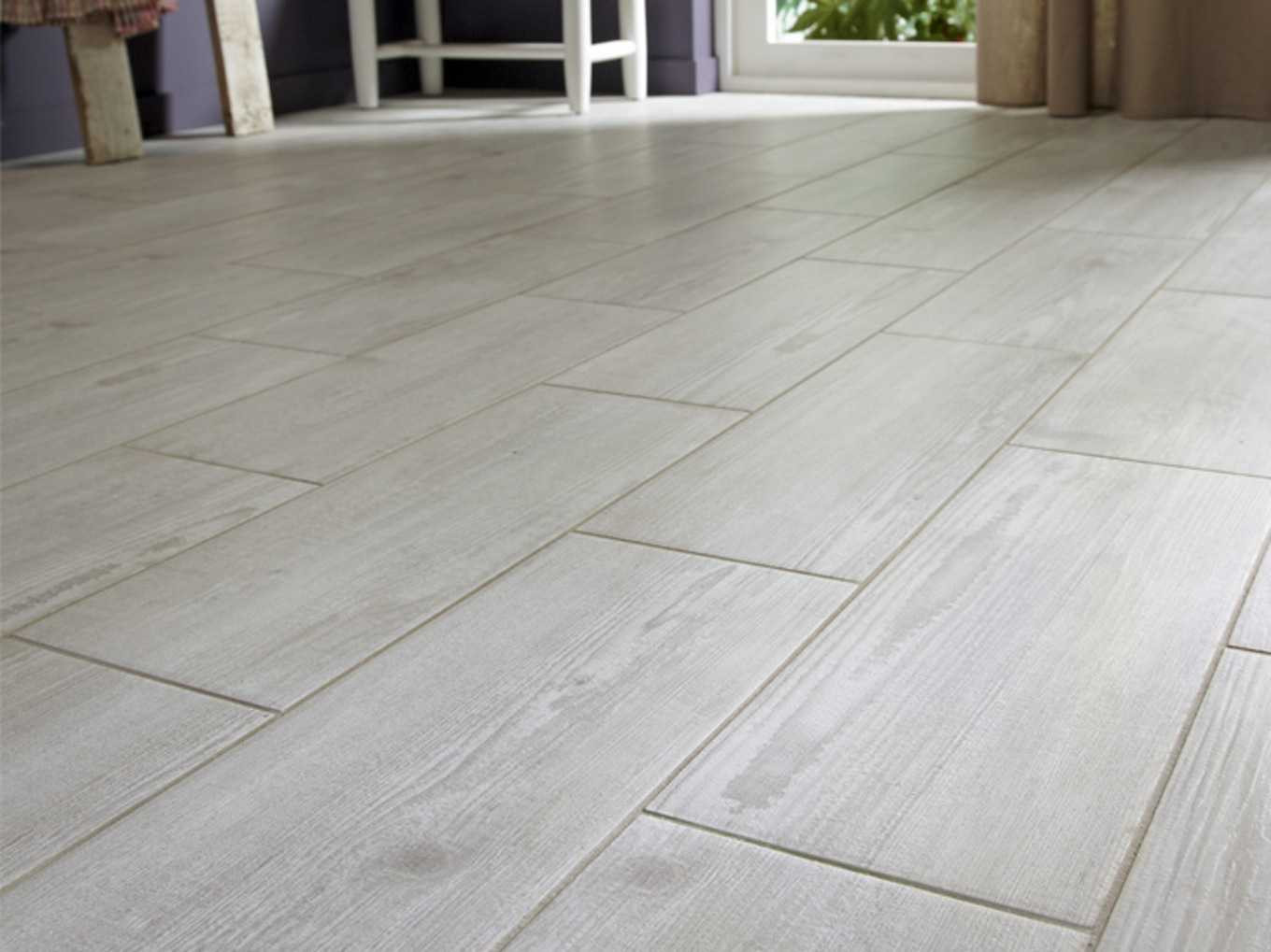 Carrelage imitation bois soldes