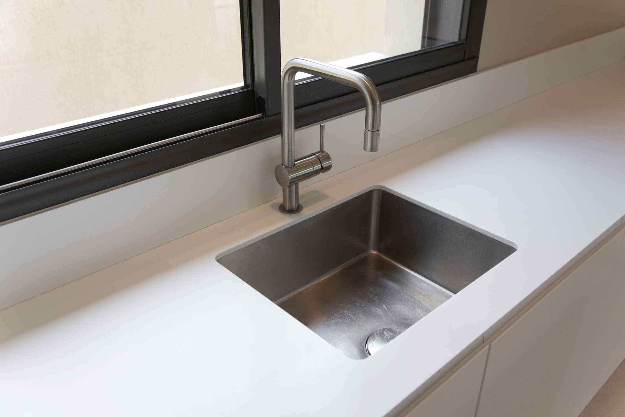 Plan de travail cuisine sur mesure corian