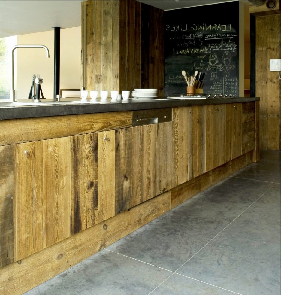 Meuble de cuisine en bois naturel