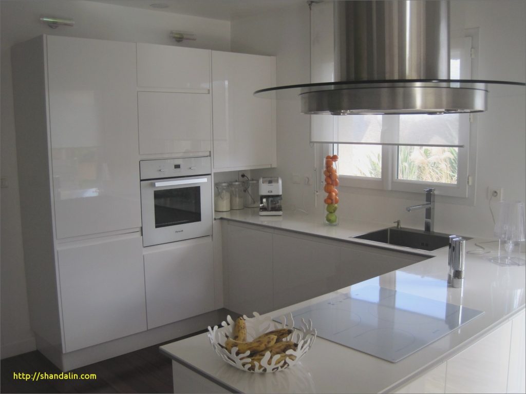 Model de cuisine équipée moderne