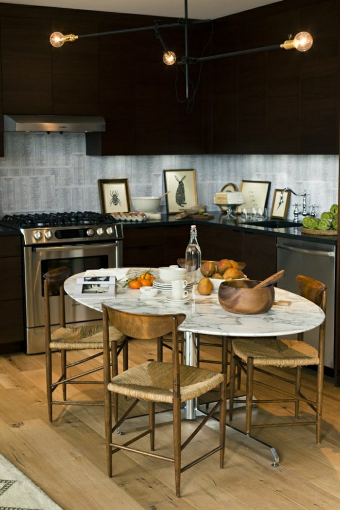 Table de cuisine en bois et marbre