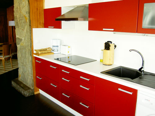 Photos de cuisine rouge et blanc