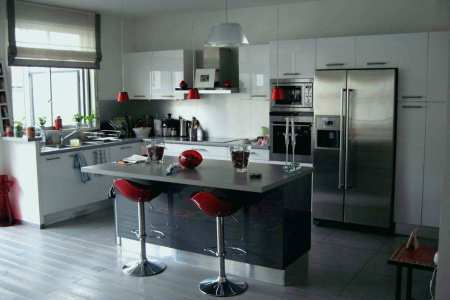 Decoration cuisine gris rouge