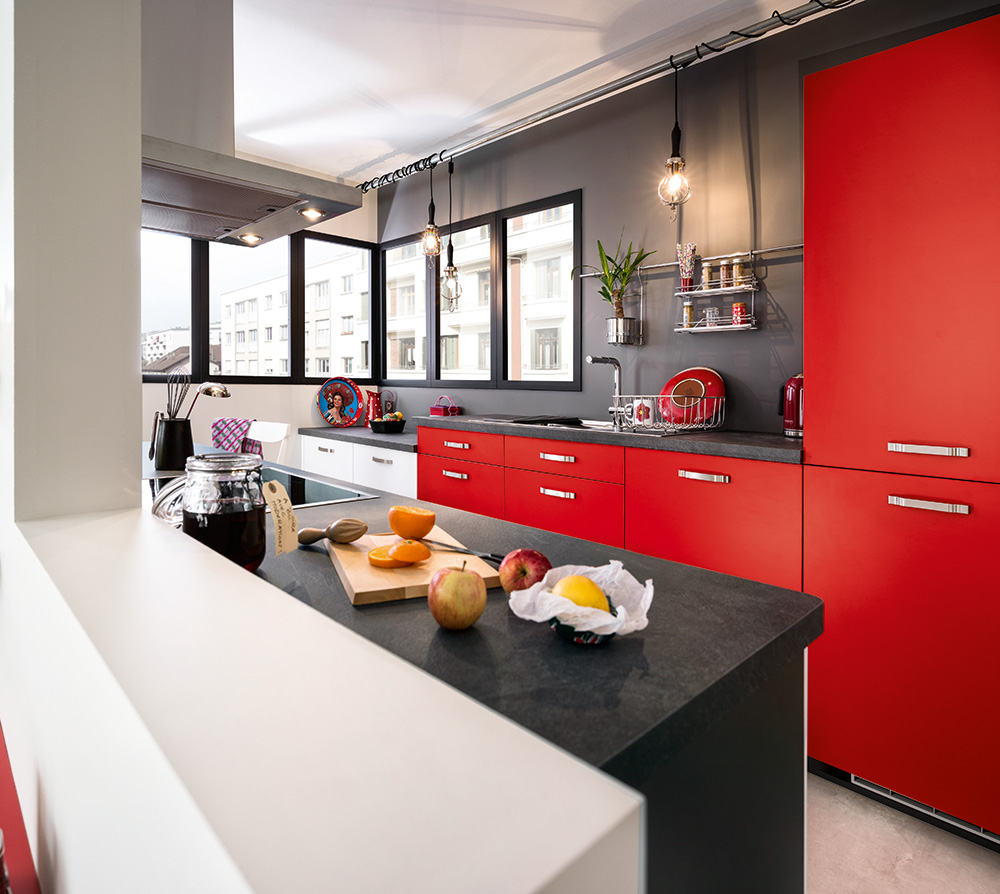 Photo cuisine rouge et noire