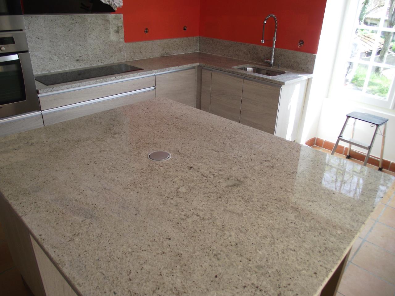 Plan de cuisine granit ou marbre