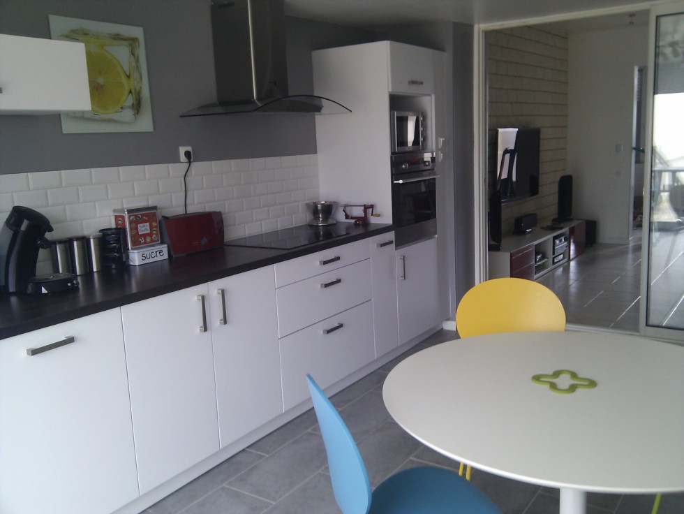 Deco cuisine rouge gris blanc