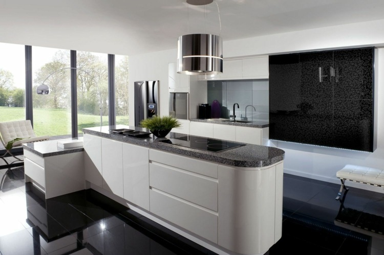 Idee deco cuisine noir et blanc