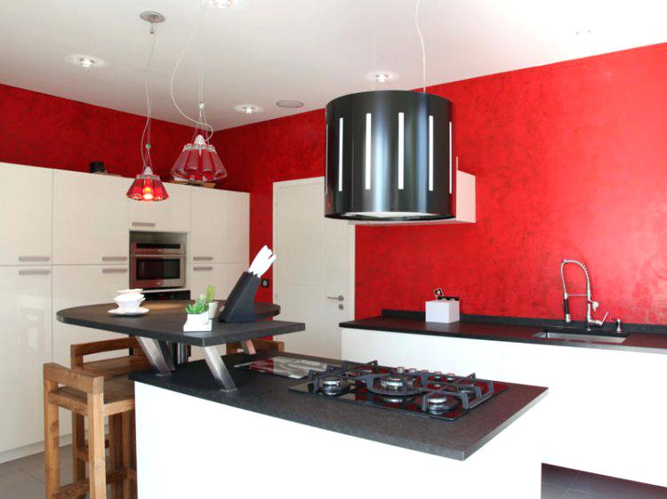 Decoration cuisine noire et rouge