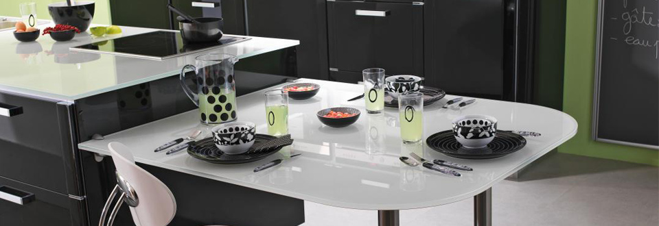 Plan de travail cuisine en verre trempé
