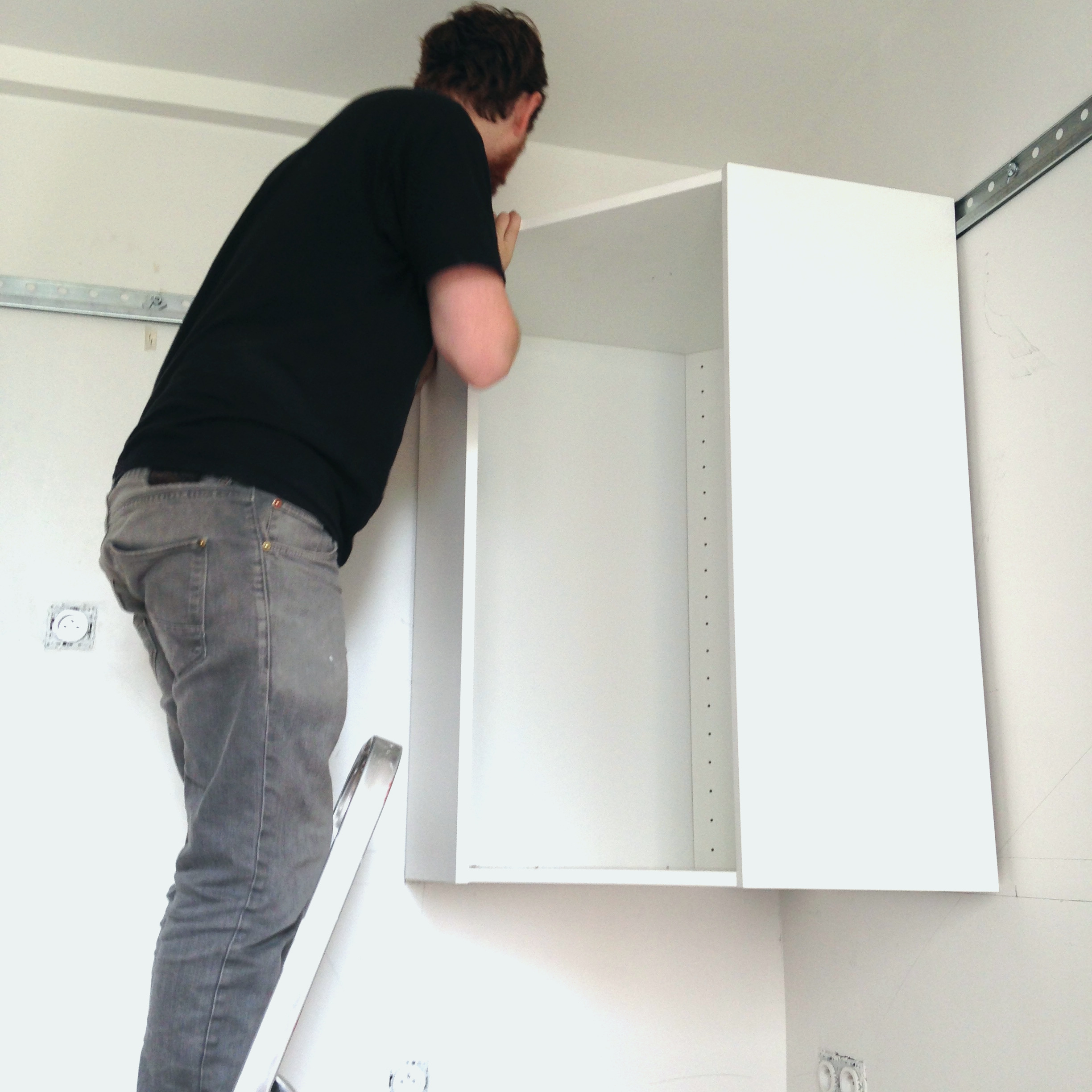 Rail de fixation meuble haut cuisine ikea