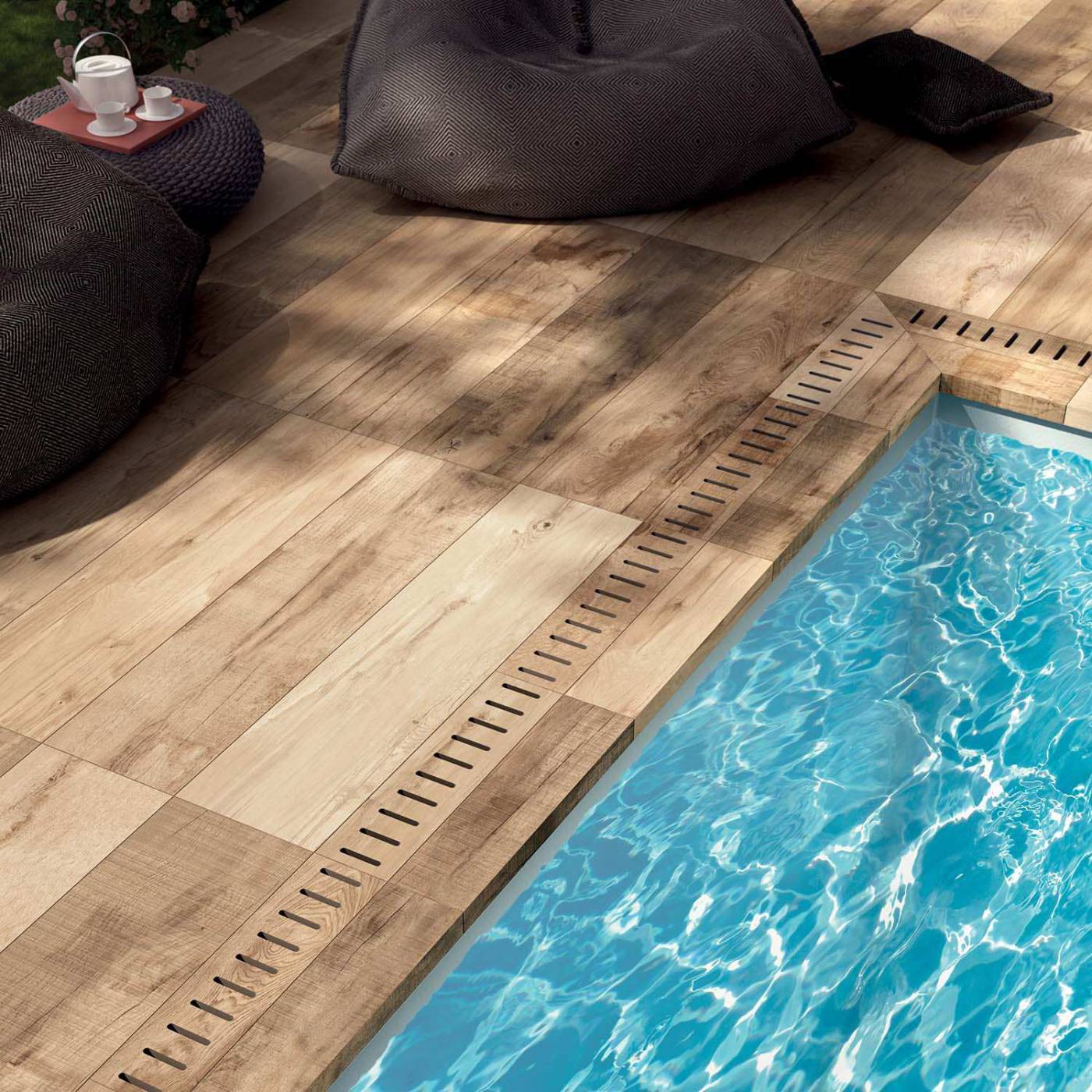 Carrelage imitation bois pour piscine