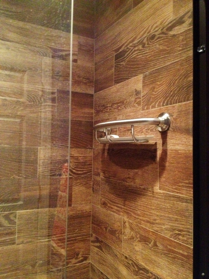 Douche italienne carrelage imitation bois