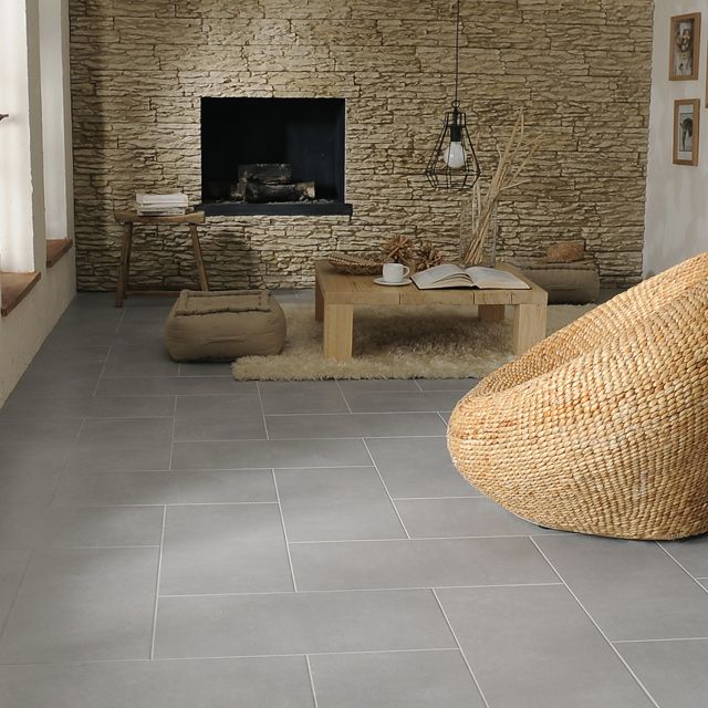 Carrelage gris dans une maison