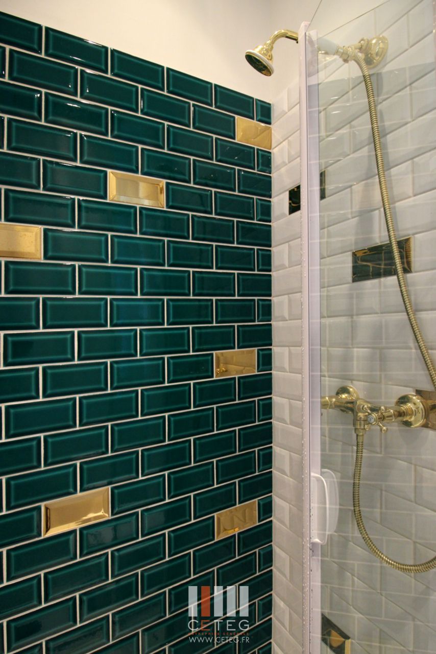 Carrelage salle de bain vert emeraude